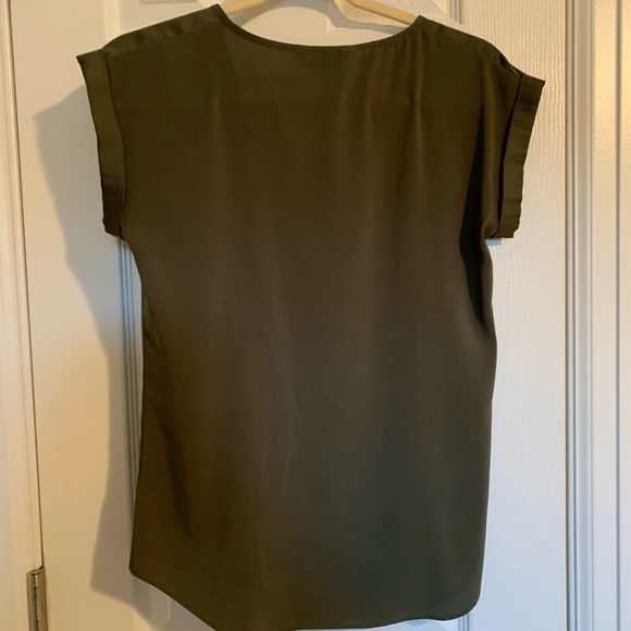 Like new Express olive green top - XS - Picture 2 of 2